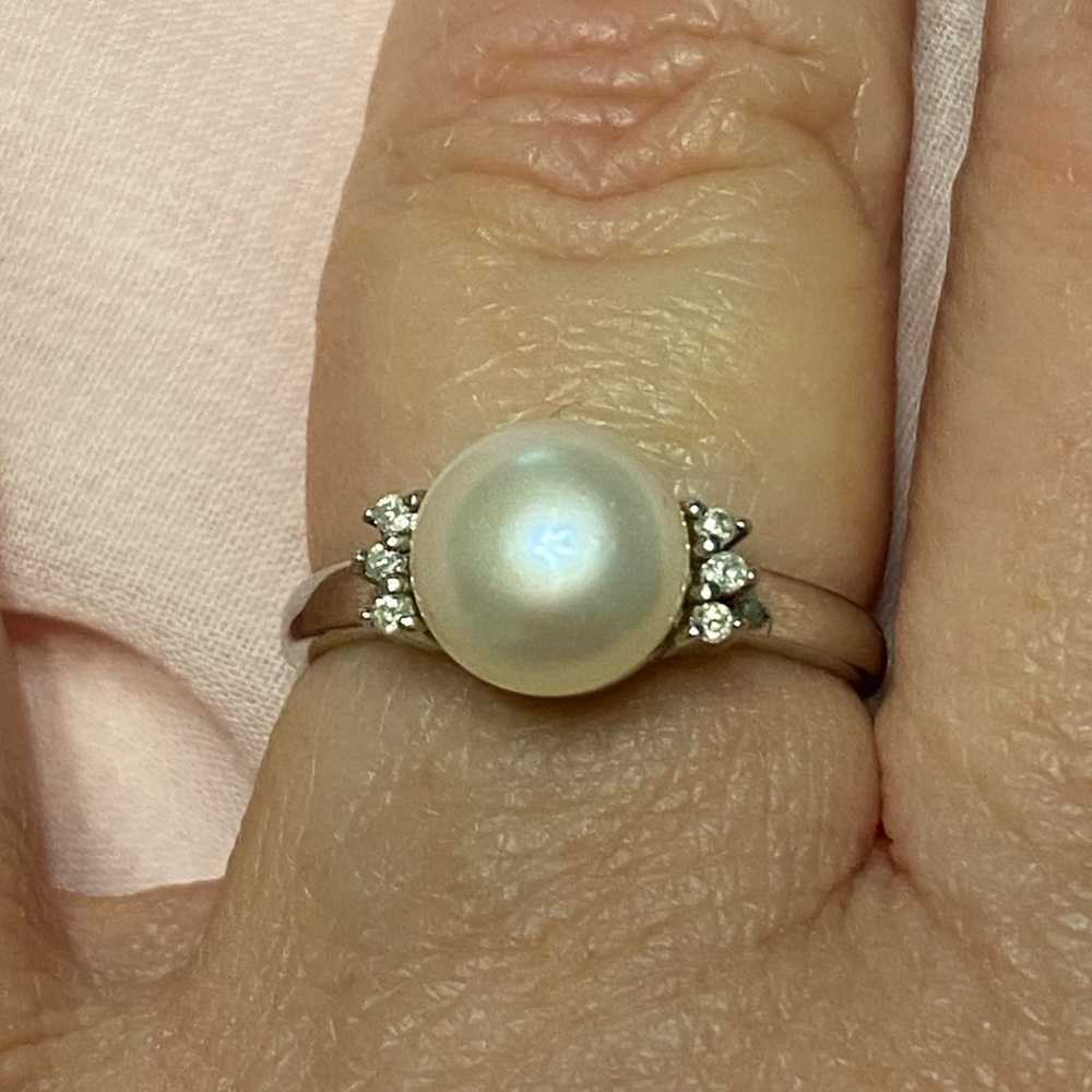 Pearl and Diamond Ring in 14K White Gold